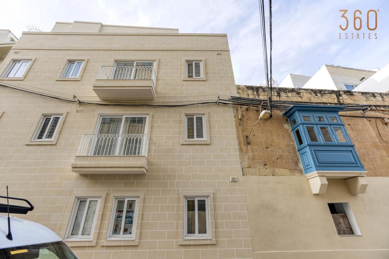 A Lovely 1Br Home With Balcony Just Off The Coast By 360 Estates San Ġiljan Kültér fotó