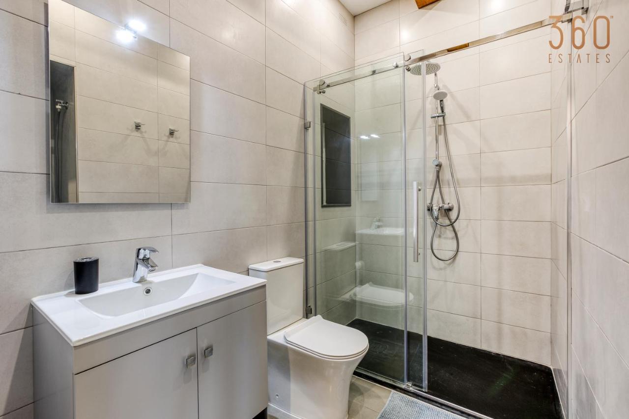 A Lovely 1Br Home With Balcony Just Off The Coast By 360 Estates San Ġiljan Kültér fotó