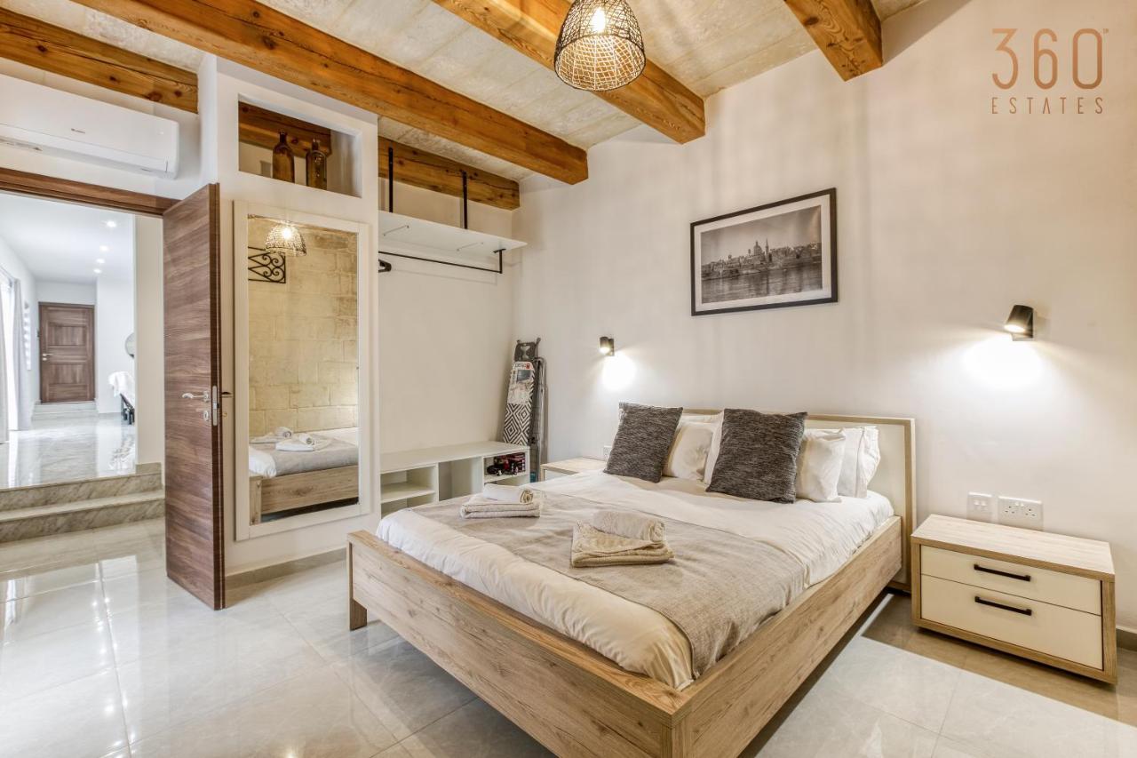 A Lovely 1Br Home With Balcony Just Off The Coast By 360 Estates San Ġiljan Kültér fotó