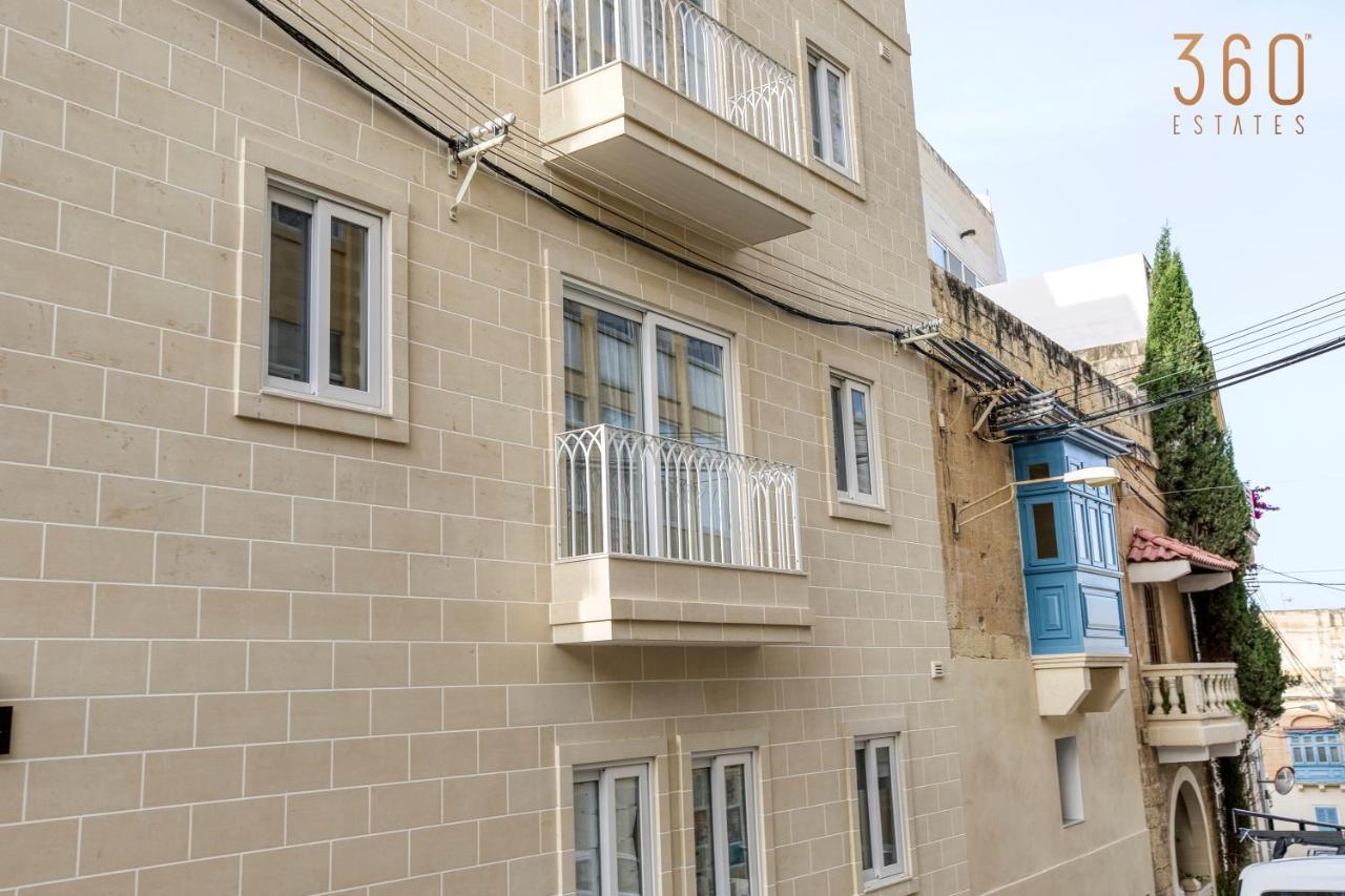 A Lovely 1Br Home With Balcony Just Off The Coast By 360 Estates San Ġiljan Kültér fotó